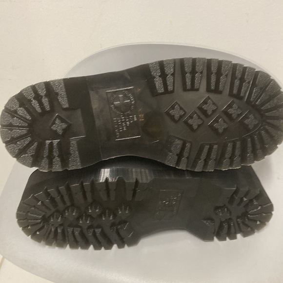 Dr. Martens 2976 Max Women Boots NEW - Picture 6 of 6